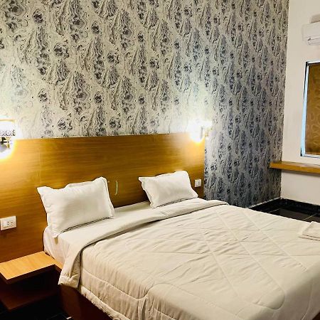 מטורה Hotel B P Emerald מראה חיצוני תמונה
