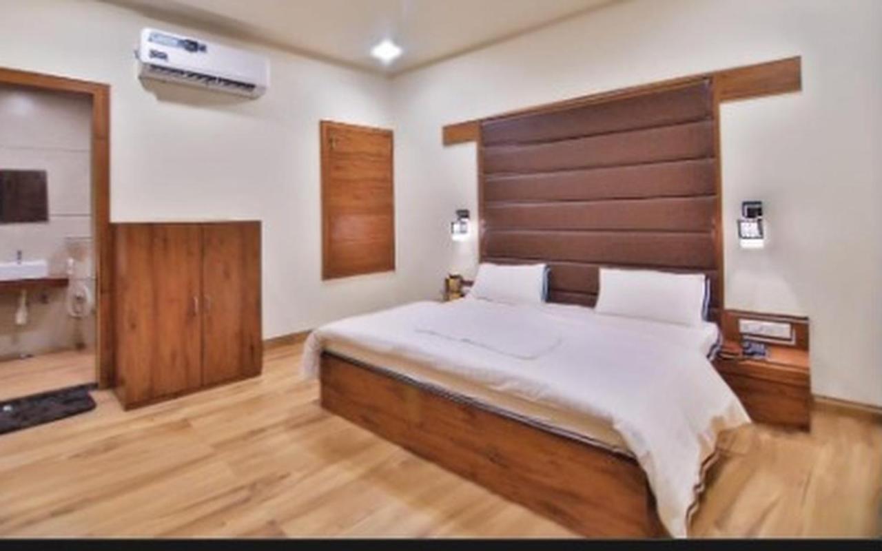 מטורה Hotel B P Emerald מראה חיצוני תמונה
