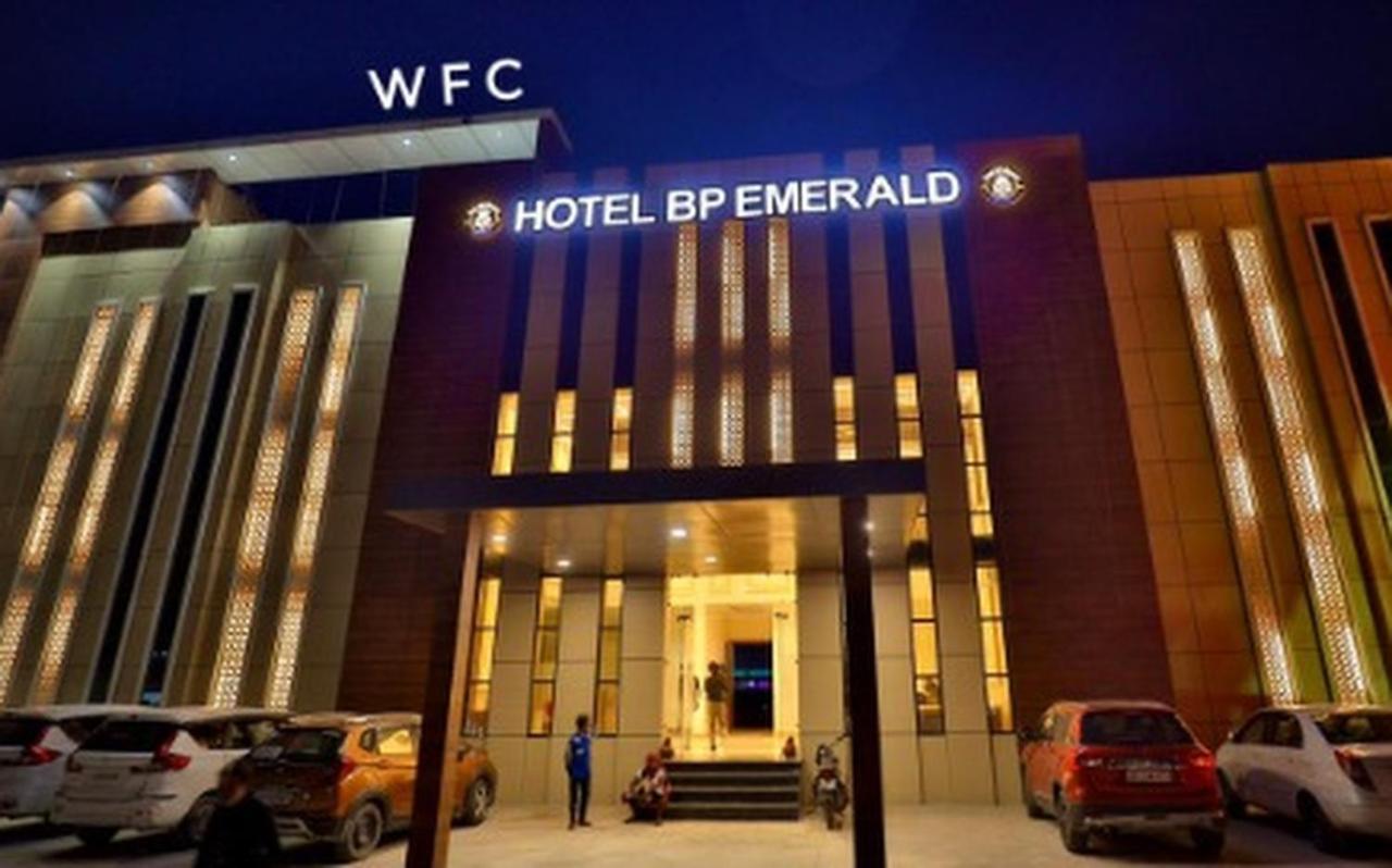 מטורה Hotel B P Emerald מראה חיצוני תמונה