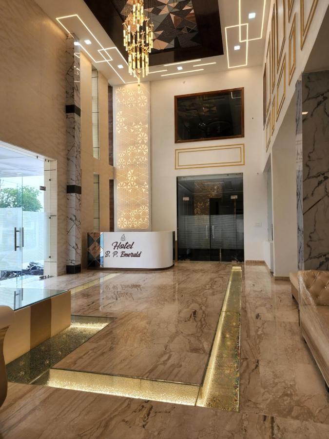 מטורה Hotel B P Emerald מראה חיצוני תמונה