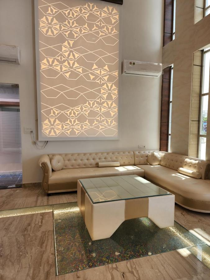 מטורה Hotel B P Emerald מראה חיצוני תמונה