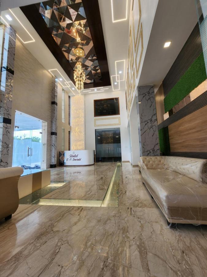 מטורה Hotel B P Emerald מראה חיצוני תמונה