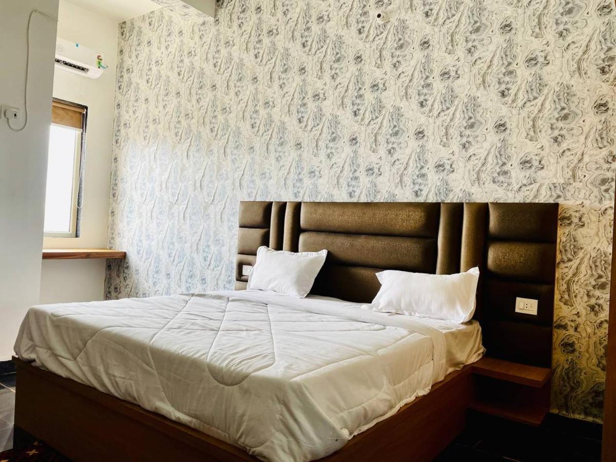 מטורה Hotel B P Emerald מראה חיצוני תמונה